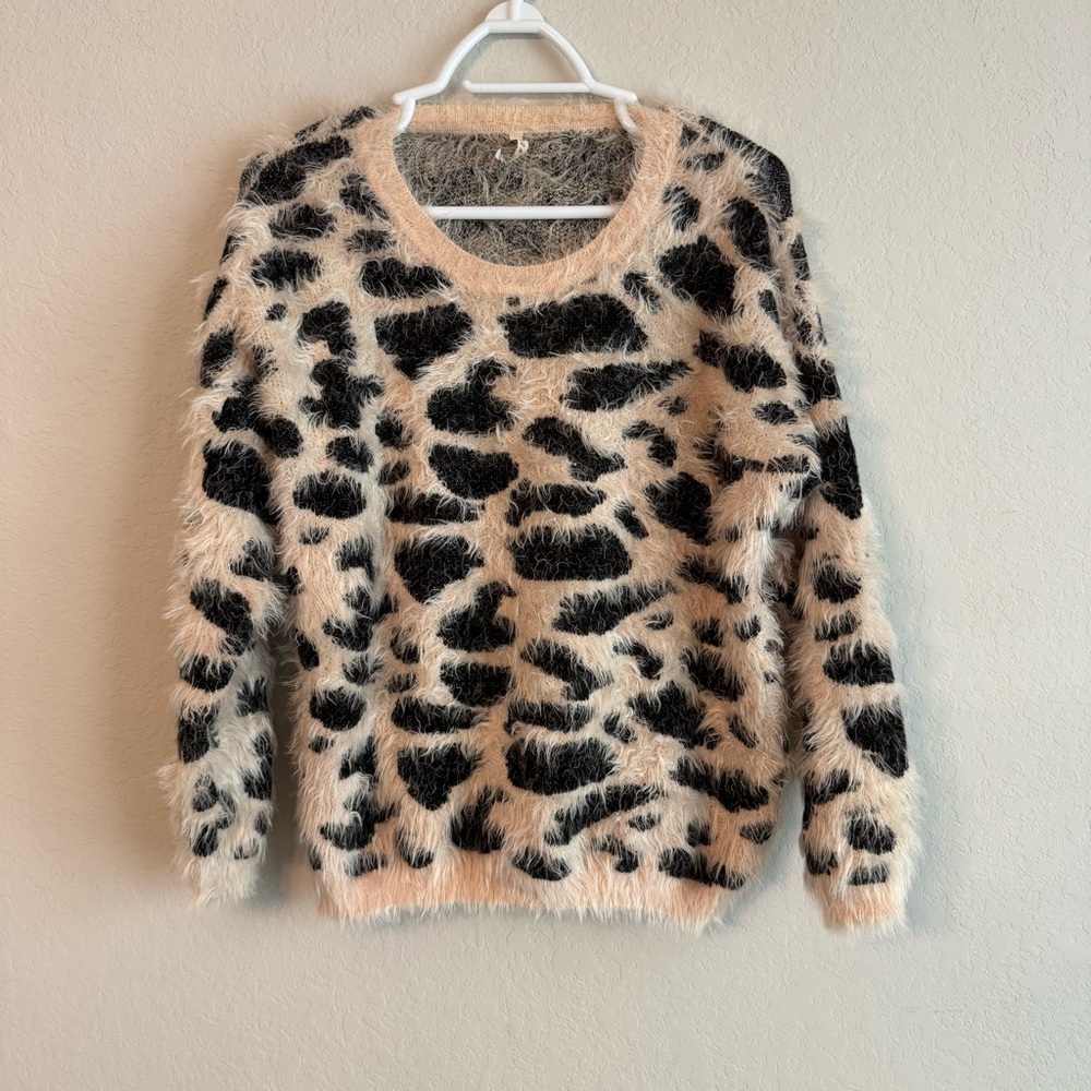 RAGA Black and Cream Fuzzy Sweater Small